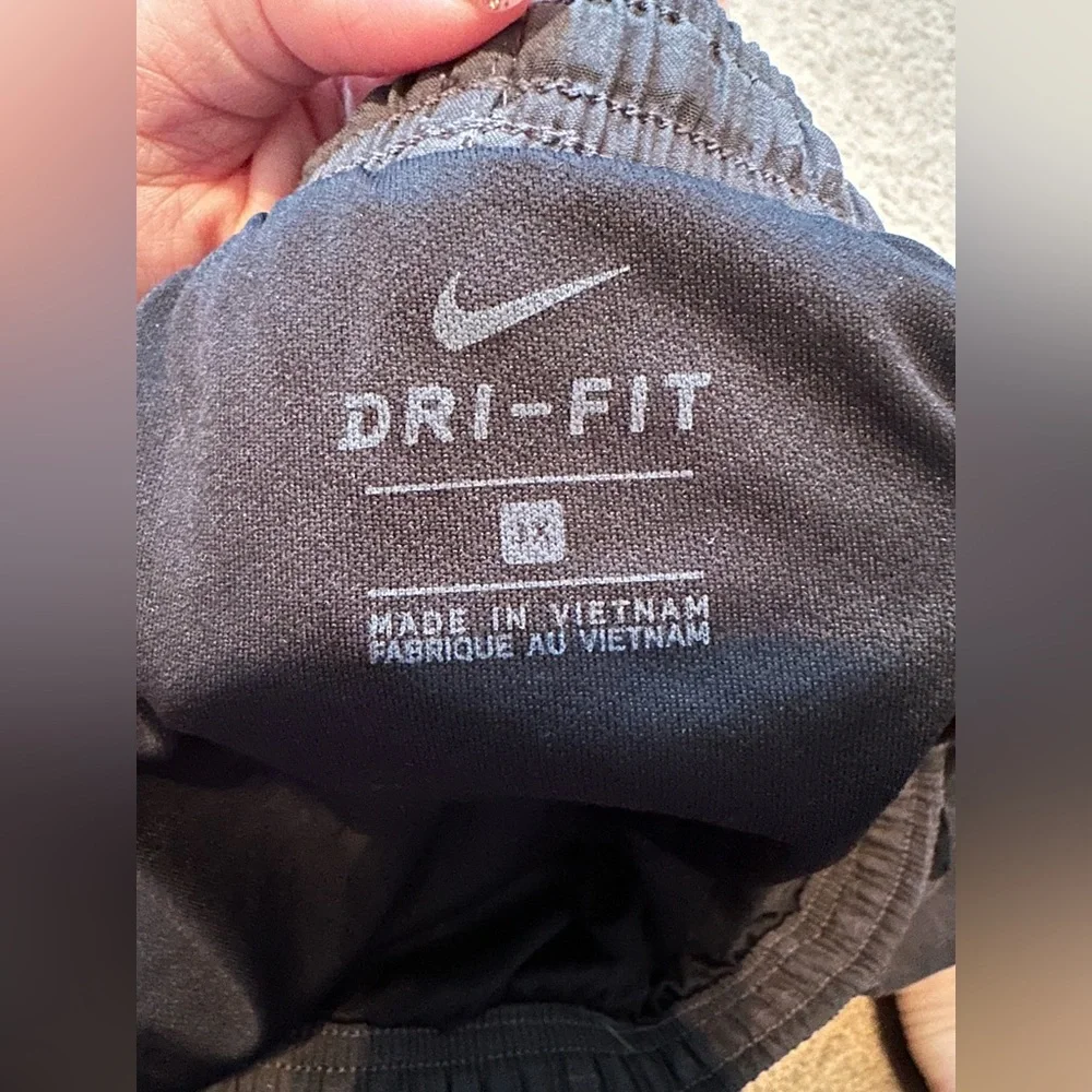 Nike Dri Fit shorts - Picture 4 of 6